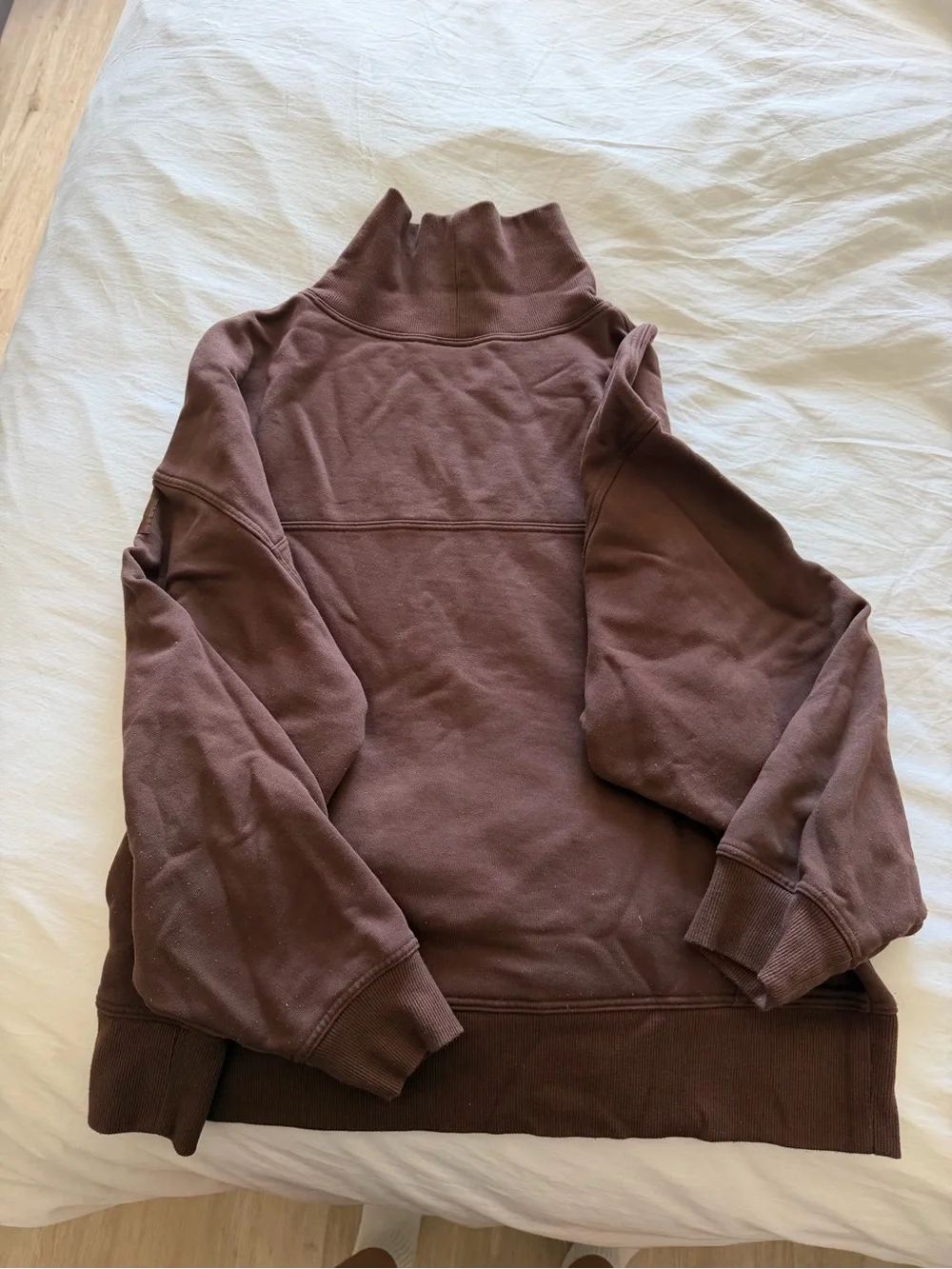 ALO Yoga Hazy Mock Neck Pullover in Espresso Brown